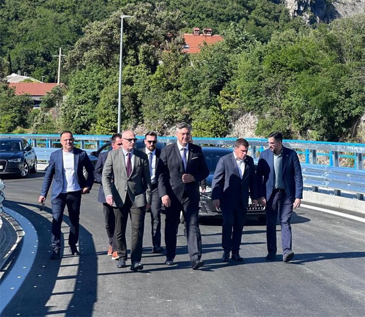 Slika /slike/foto 5_25/foto PPVRH-OREHOVICA 29-5_25/nsl PPVRH-OREHOVICA 29-5_25.jpg